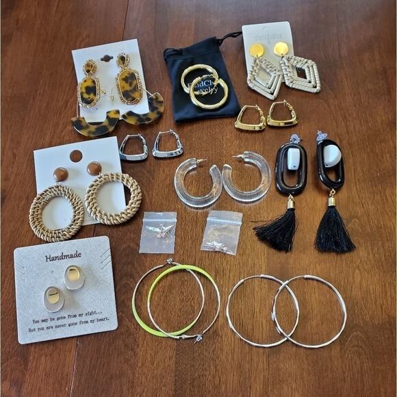 HUGE BUNDLE of earrings lot 2 - Picture 1 of 9